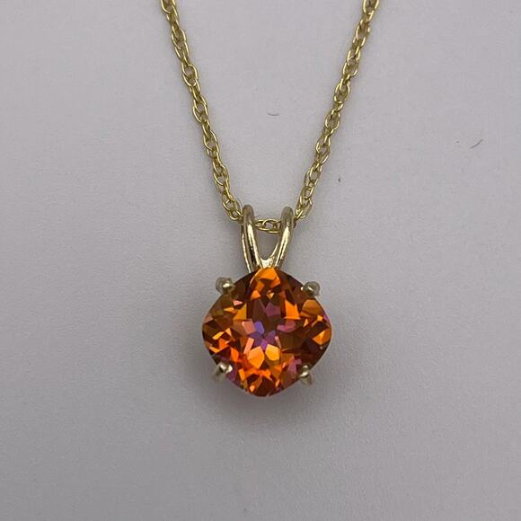 Jas Jacobs Jewelry Jewelry - Gorgeous 2.8ct Sunset Topaz Necklace in 14k Yellow Gold